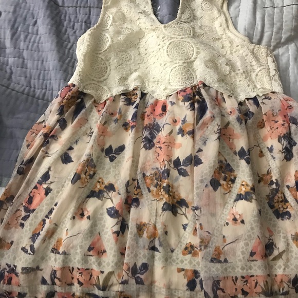 White and floral dress - Picture 2 of 2